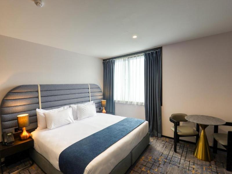 Marsden Suites Albany image