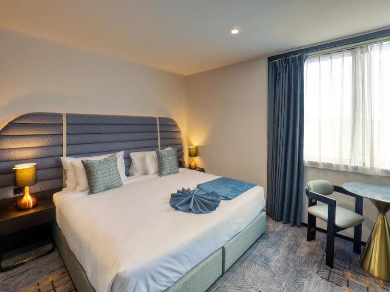 Marsden Suites Albany image