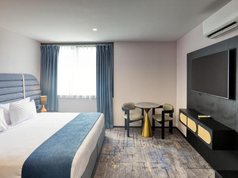 Marsden Suites Albany image