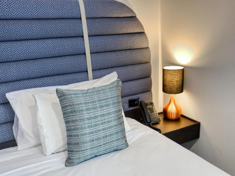 Marsden Suites Albany image