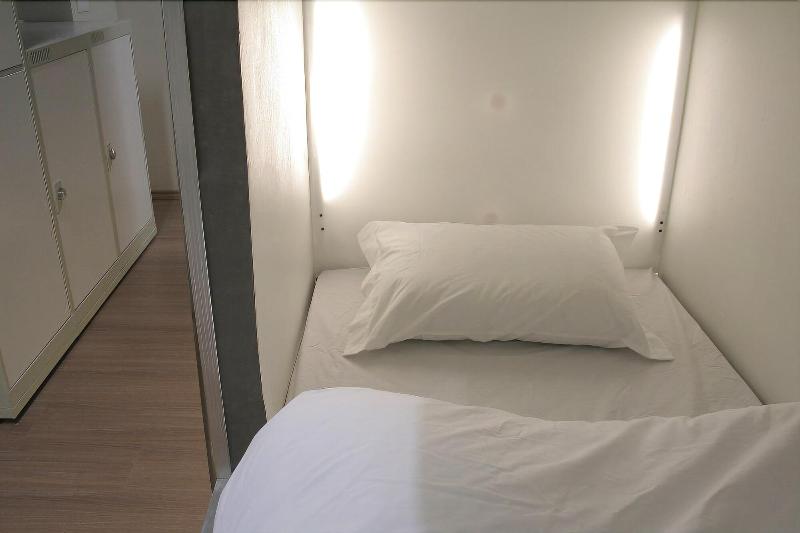 Viva Hostel Design image