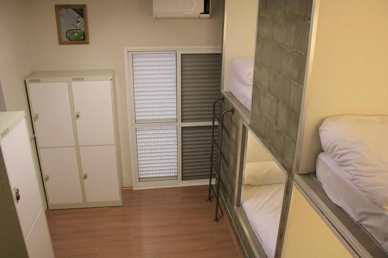 Viva Hostel Design image
