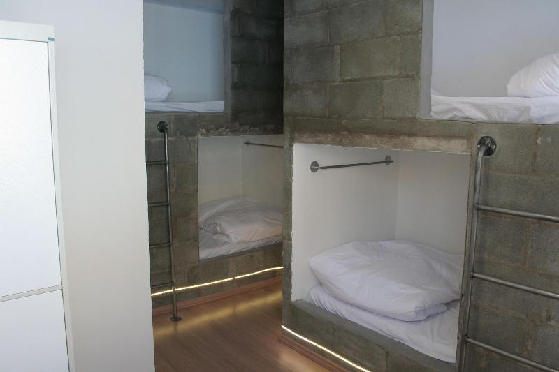 Viva Hostel Design image
