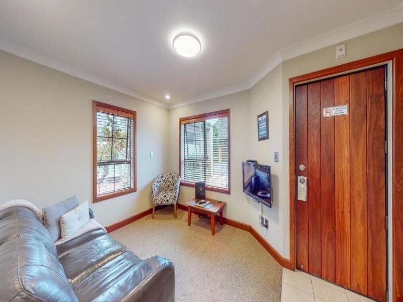Quantum Lodge Motor Inn image