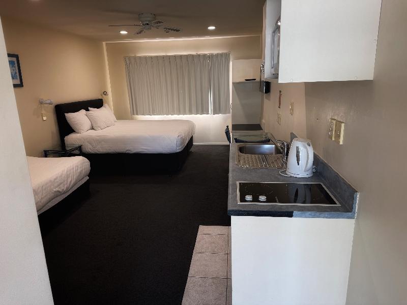 Albany Executive Motor Inn