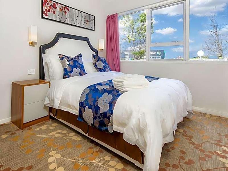 Pupuke Manor Motel image