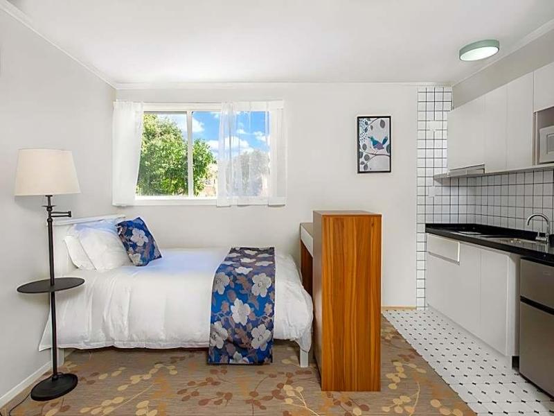 Pupuke Manor Motel image