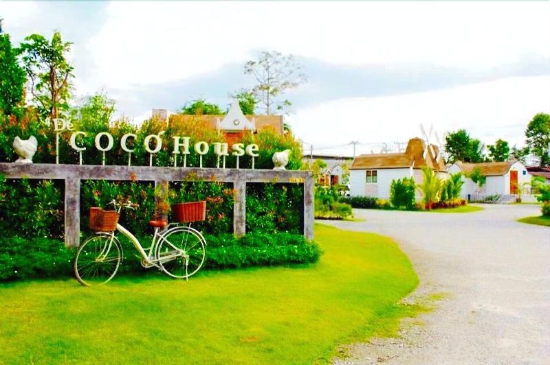 De Coco House Sriracha image