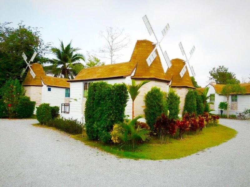 De Coco House Sriracha image