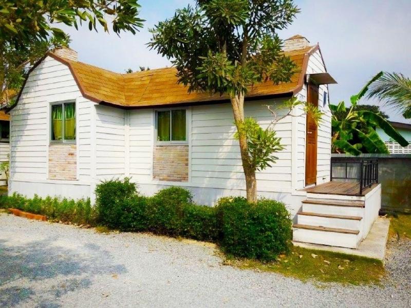 De Coco House Sriracha image