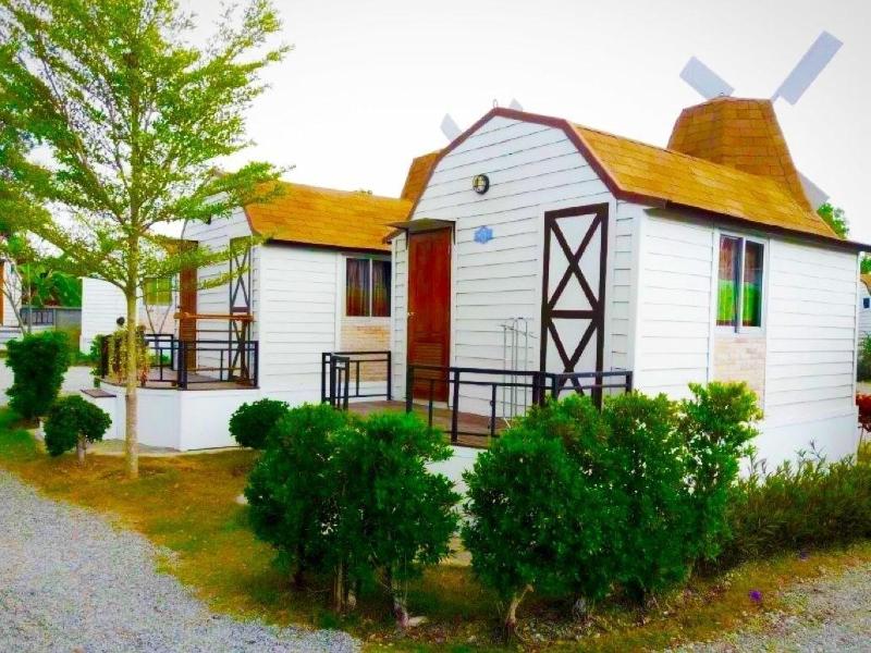 De Coco House Sriracha image