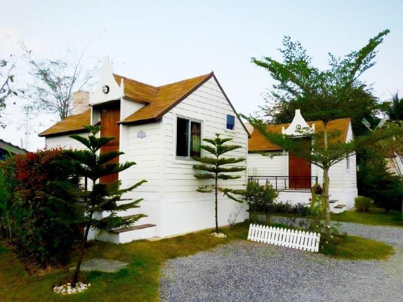De Coco House Sriracha image
