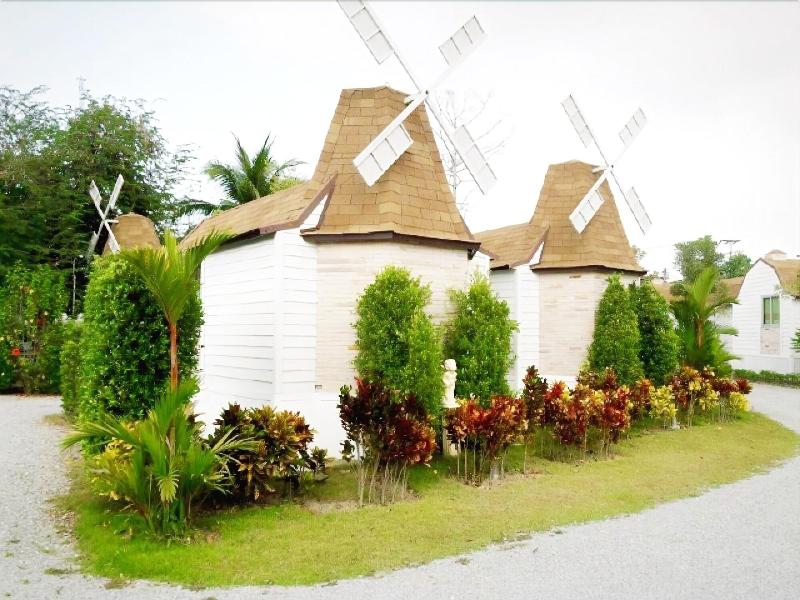 De Coco House Sriracha image