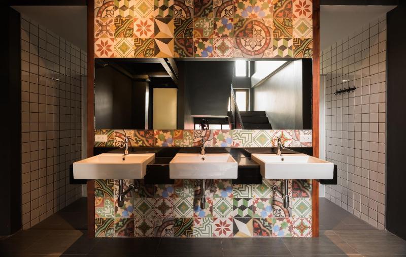 Issara By D Hostel image