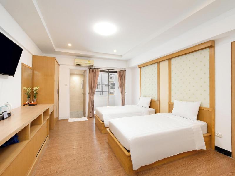 P-Park Hotel near Yanhee Hospital image