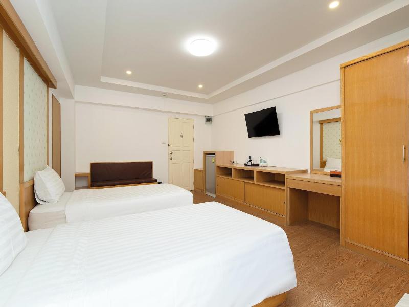 P-Park Hotel near Yanhee Hospital image