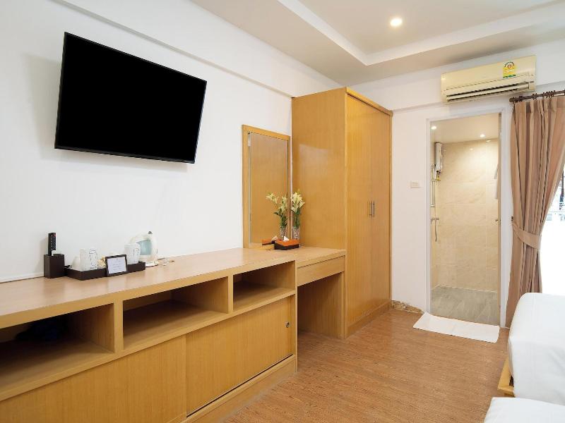 P-Park Hotel near Yanhee Hospital image