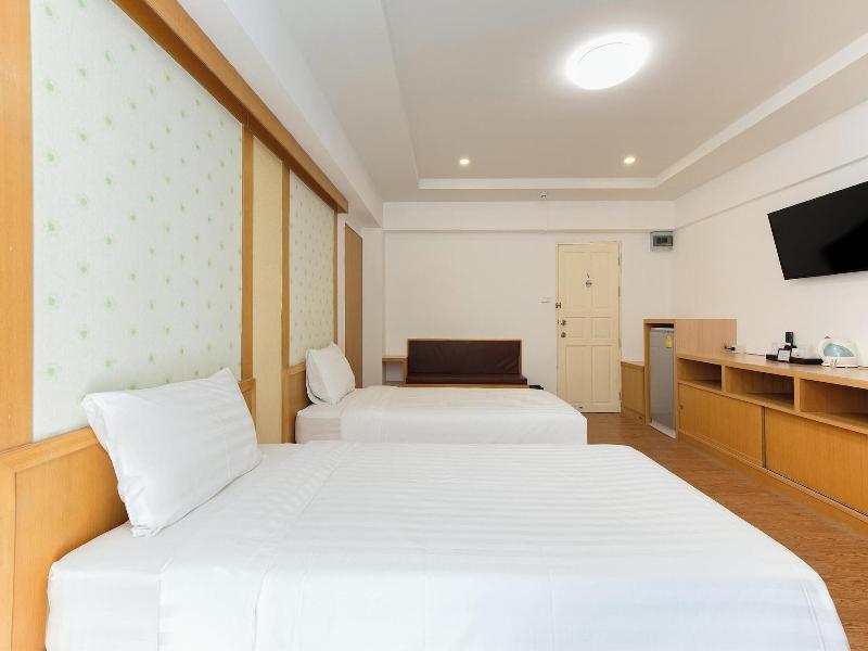 P-Park Hotel near Yanhee Hospital image