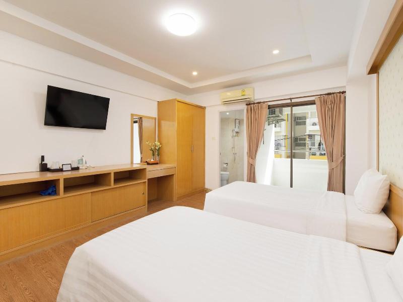 P-Park Hotel near Yanhee Hospital image