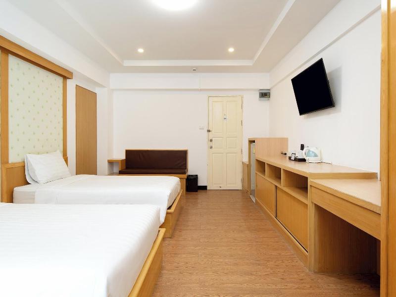 P-Park Hotel near Yanhee Hospital image