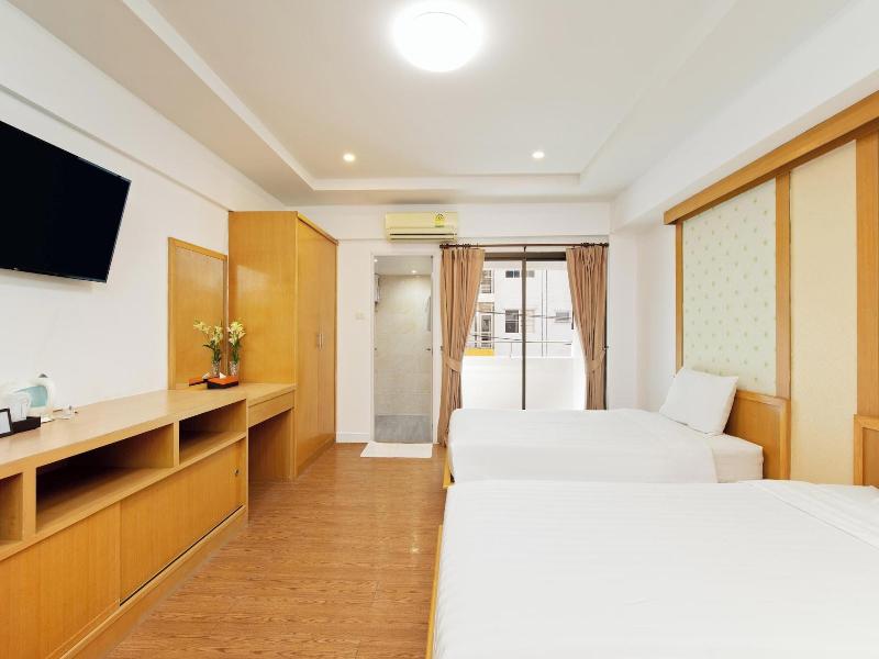 P-Park Hotel near Yanhee Hospital image