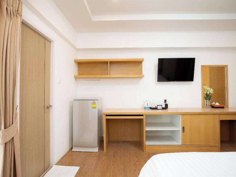 P-Park Hotel near Yanhee Hospital image