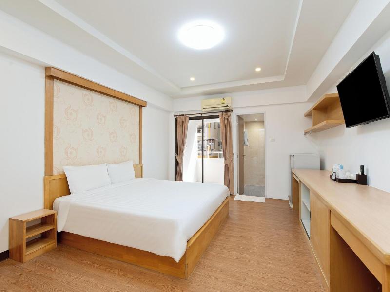 P-Park Hotel near Yanhee Hospital image