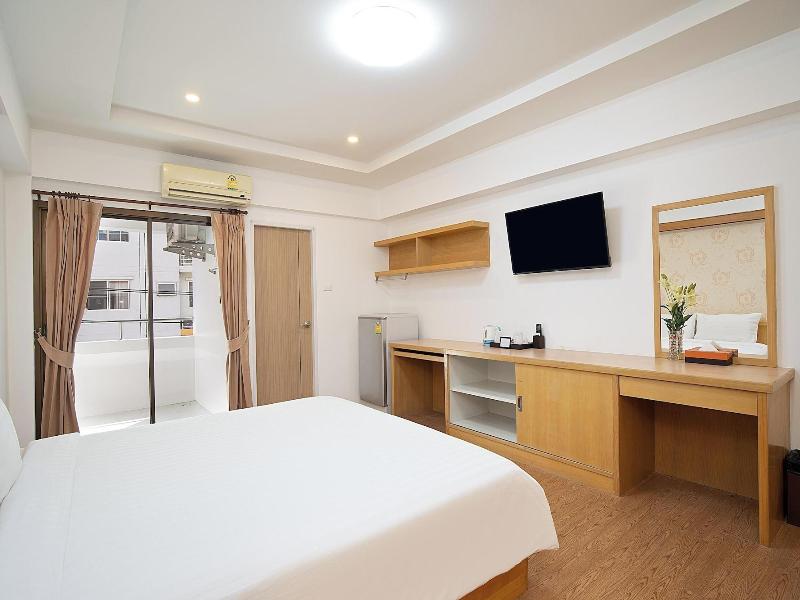 P-Park Hotel near Yanhee Hospital image
