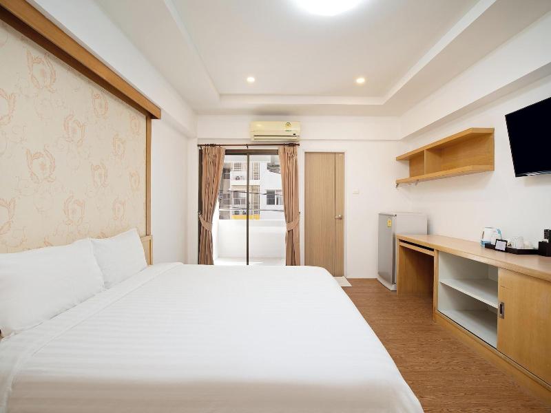 P-Park Hotel near Yanhee Hospital image