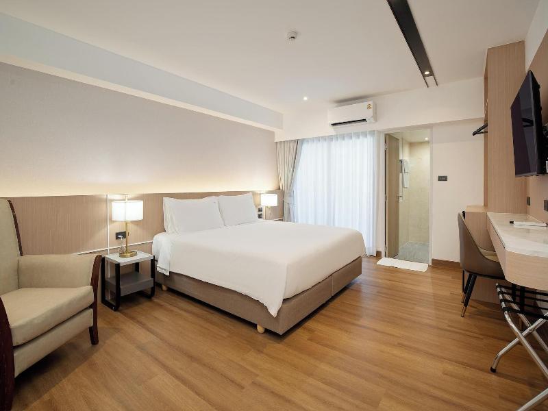 P-Park Hotel near Yanhee Hospital image