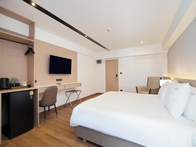 P-Park Hotel near Yanhee Hospital image