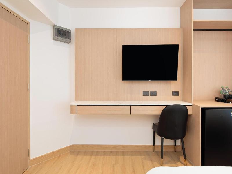P-Park Hotel near Yanhee Hospital image