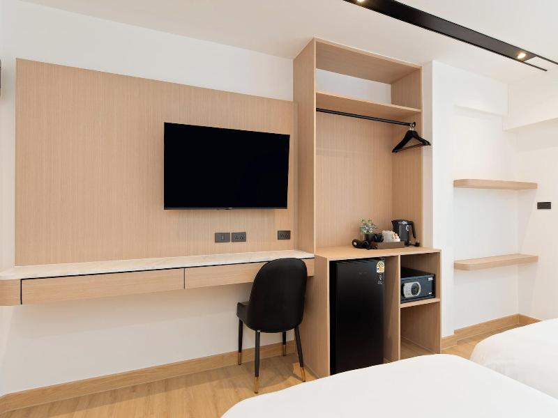 P-Park Hotel near Yanhee Hospital image