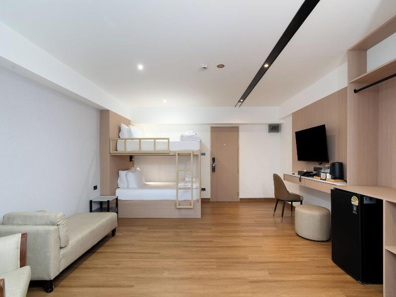 P-Park Hotel near Yanhee Hospital image