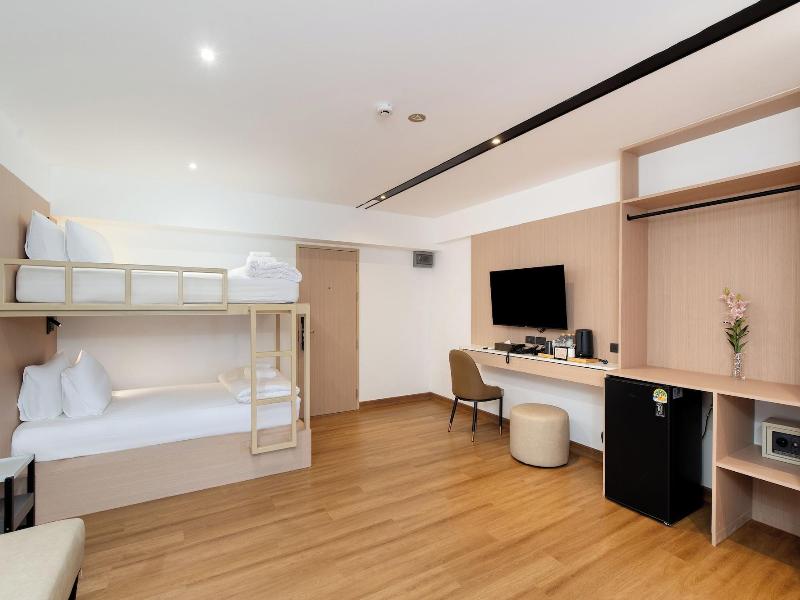 P-Park Hotel near Yanhee Hospital image