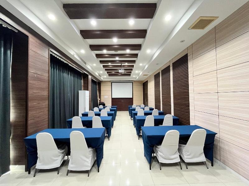 Laemchabang City Hotel image