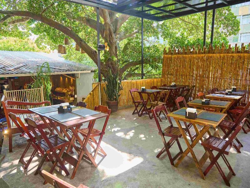 Icarai Suites image