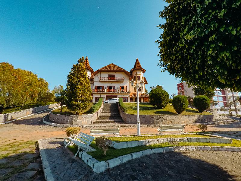 Chateau Palace Hotel image