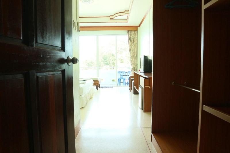 Mam Kai Bae Beach Resort image