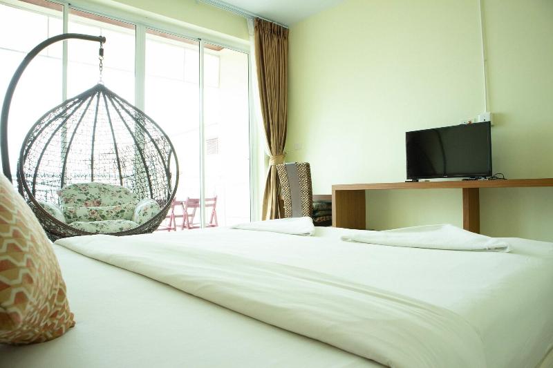 Mam Kai Bae Beach Resort image