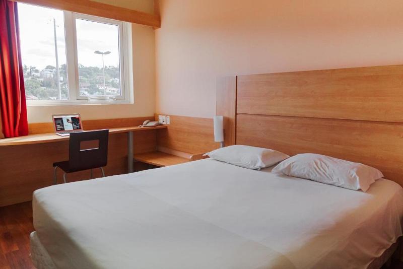 Ibis Novo Hamburgo image