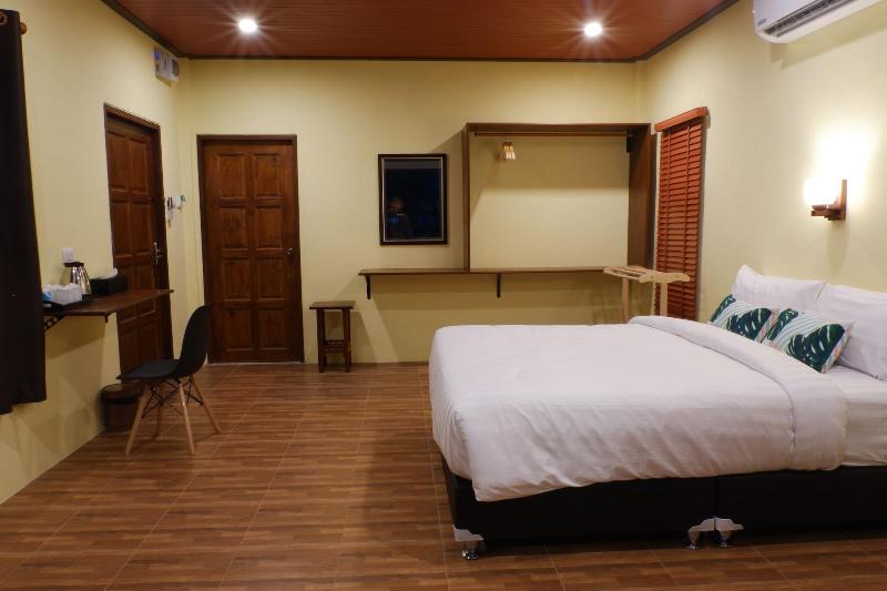 The Bliss Khao Sok Boutique Lodge image