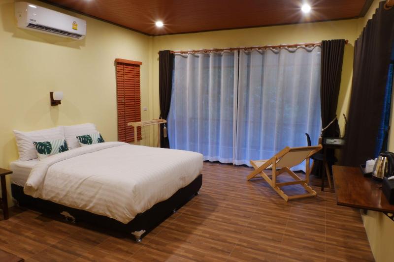 The Bliss Khao Sok Boutique Lodge image