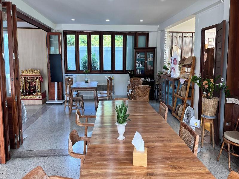 Bang Saphan Resort Hotel image