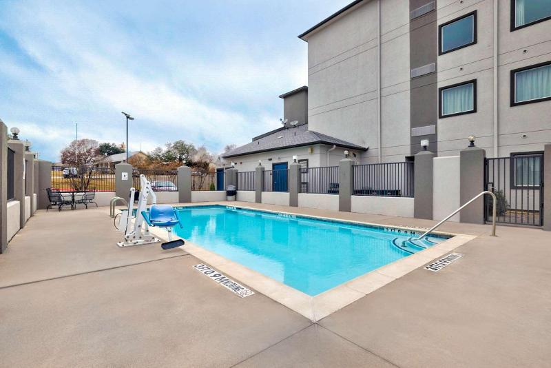 Motel 6 Marble Falls, Tx image