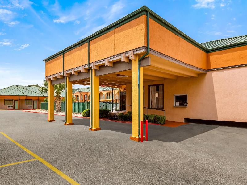 Econo Lodge Del Rio image