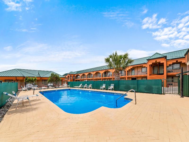 Econo Lodge Del Rio image
