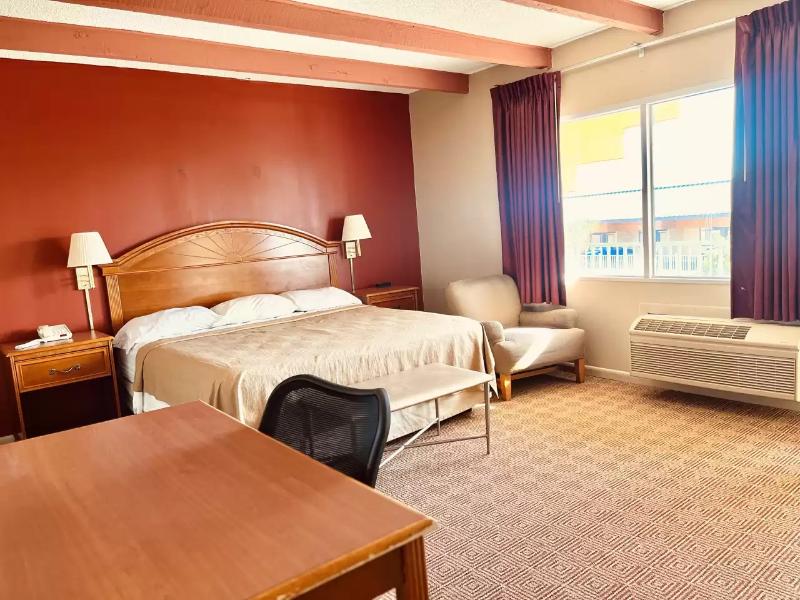 Econo Lodge Del Rio image