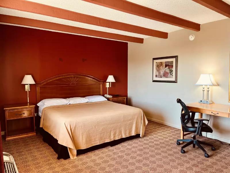 Econo Lodge Del Rio image