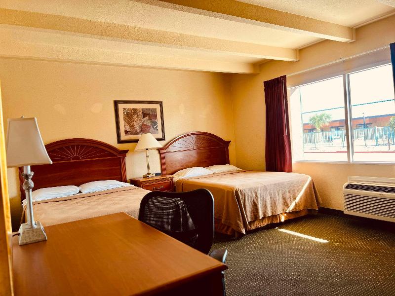 Econo Lodge Del Rio image